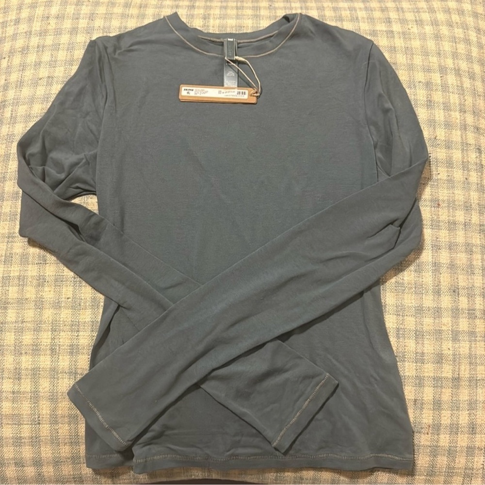 Skims (B7) Cotton Jersey Long Sleeve T-Shirt kyanite NWT SIZE L - Picture 3 of 4